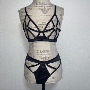 Oh La La Cheri Heart Charm Strappy Open Cup Underwire Bra & Panties Set In Black